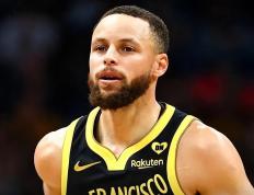  库里连续11场30+ 